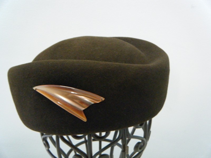 オーストリアの帽子工房ミュールバウアー 社 ヴィンテージ フェルト帽子(ブラウン)